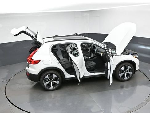 New 2026 Volvo XC40 B5 Plus w/ Climate Package AWD/4WD image 49