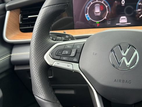 New 2026 Volkswagen Tiguan SEL R-Line AWD/4WD image 19