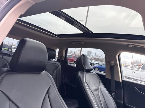 Used 2022 Lincoln Nautilus Reserve w/ Equipment Group 201A image 9