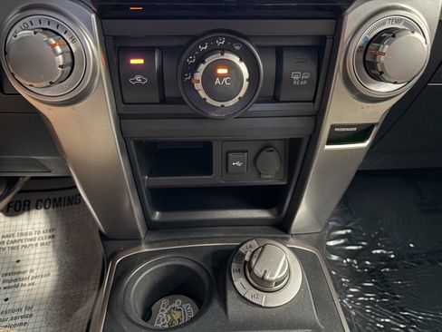 Certified 2020 Toyota 4Runner SR5 AWD/4WD image 20