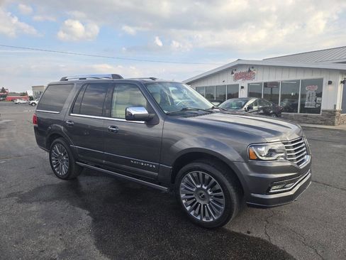 Used 2015 Lincoln Navigator 4WD w/ Equipment Group 101A Reserve image 9