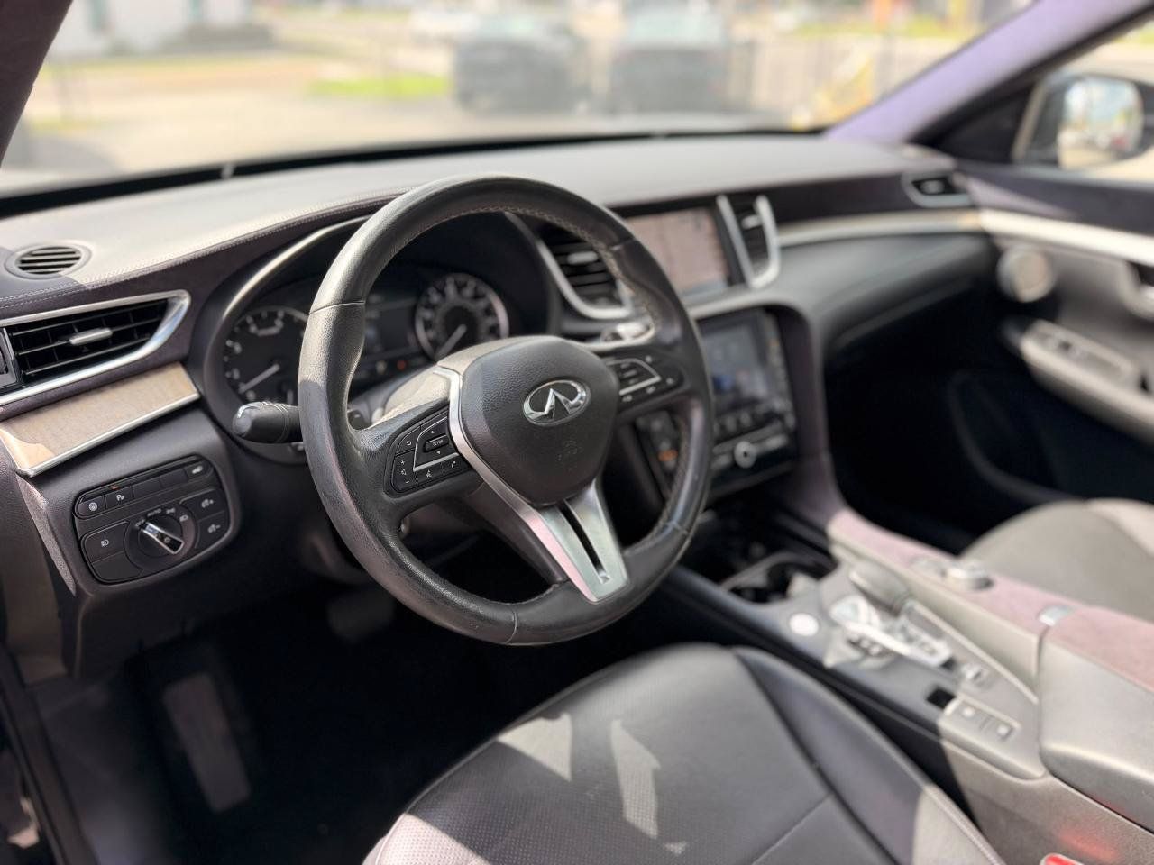 Used 2019 INFINITI QX50 Essential w/ Sensory Package AWD/4WD image 11