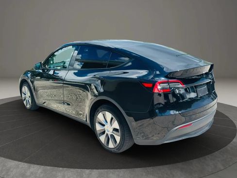 Used 2023 Tesla Model Y Long Range AWD/4WD image 3