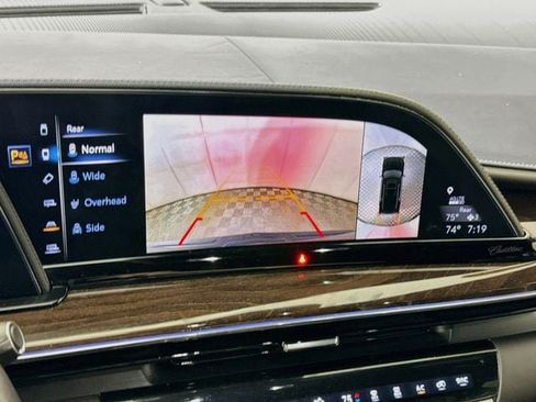 Used 2022 Cadillac Escalade ESV Sport Platinum RWD image 15