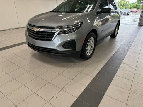 Used 2023 Chevrolet Equinox LS FWD image 1