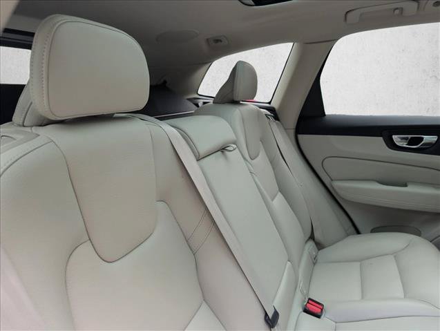 Used 2023 Volvo XC60 B5 Plus w/ Protection Package Premier FWD image 21