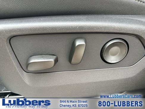 New 2025 Chevrolet Suburban Premier AWD/4WD image 12