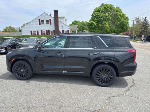 Used 2025 Hyundai Palisade Calligraphy image 2