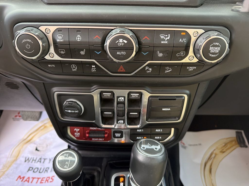 Used 2018 Jeep Wrangler Unlimited Rubicon AWD/4WD image 22