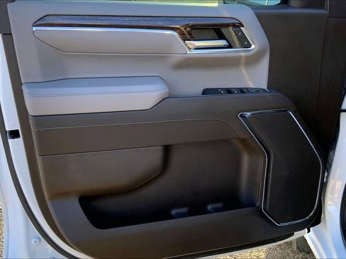 Used 2024 GMC Sierra 1500 SLE image 20