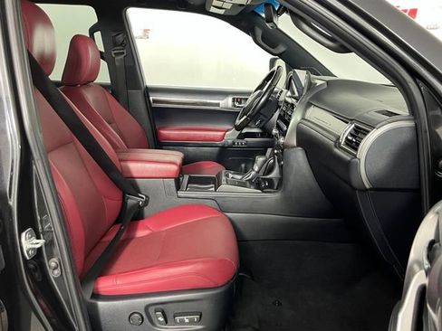 Used 2023 Lexus GX 460 Premium w/ Accessory Package AWD/4WD image 29