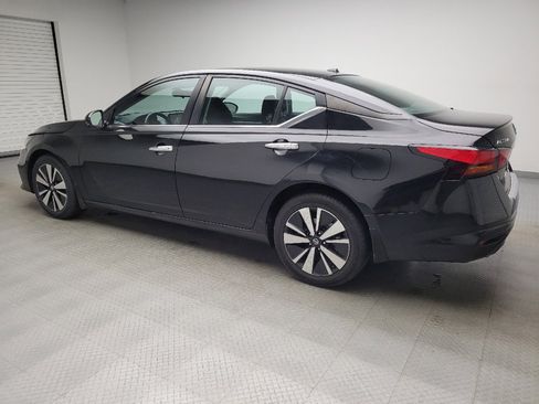 Used 2021 Nissan Altima 2.5 SV w/ SV Premium Package AWD/4WD image 3