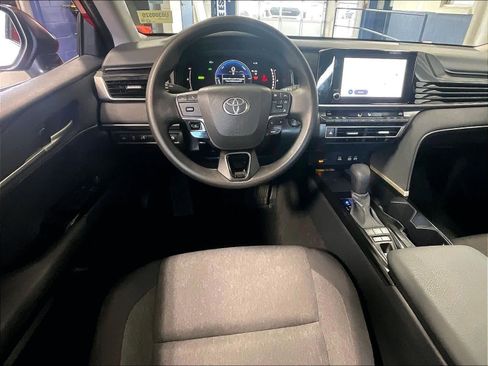 Used 2025 Toyota Camry LE image 17