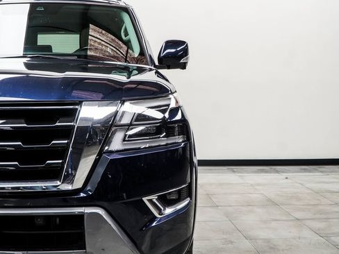 Used 2023 Nissan Armada SL w/ Captain's Chairs Package image 4