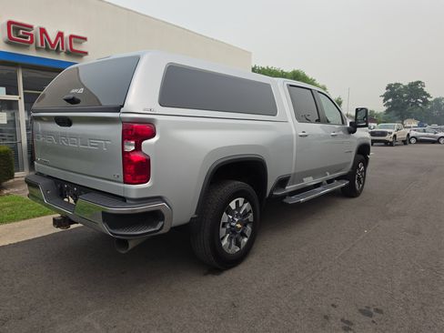 Used 2021 Chevrolet Silverado 3500 LT w/ Convenience Package AWD/4WD image 3
