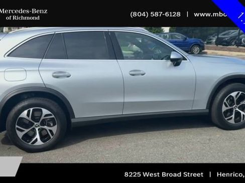 Used 2025 Mercedes-Benz GLC 350e 4MATIC image 3