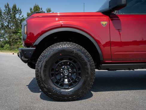 New 2026 Ford Bronco Badlands w/ Sasquatch Package AWD/4WD image 12