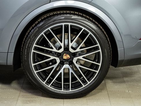 New 2026 Porsche Cayenne E-Hybrid Coupe AWD/4WD image 39