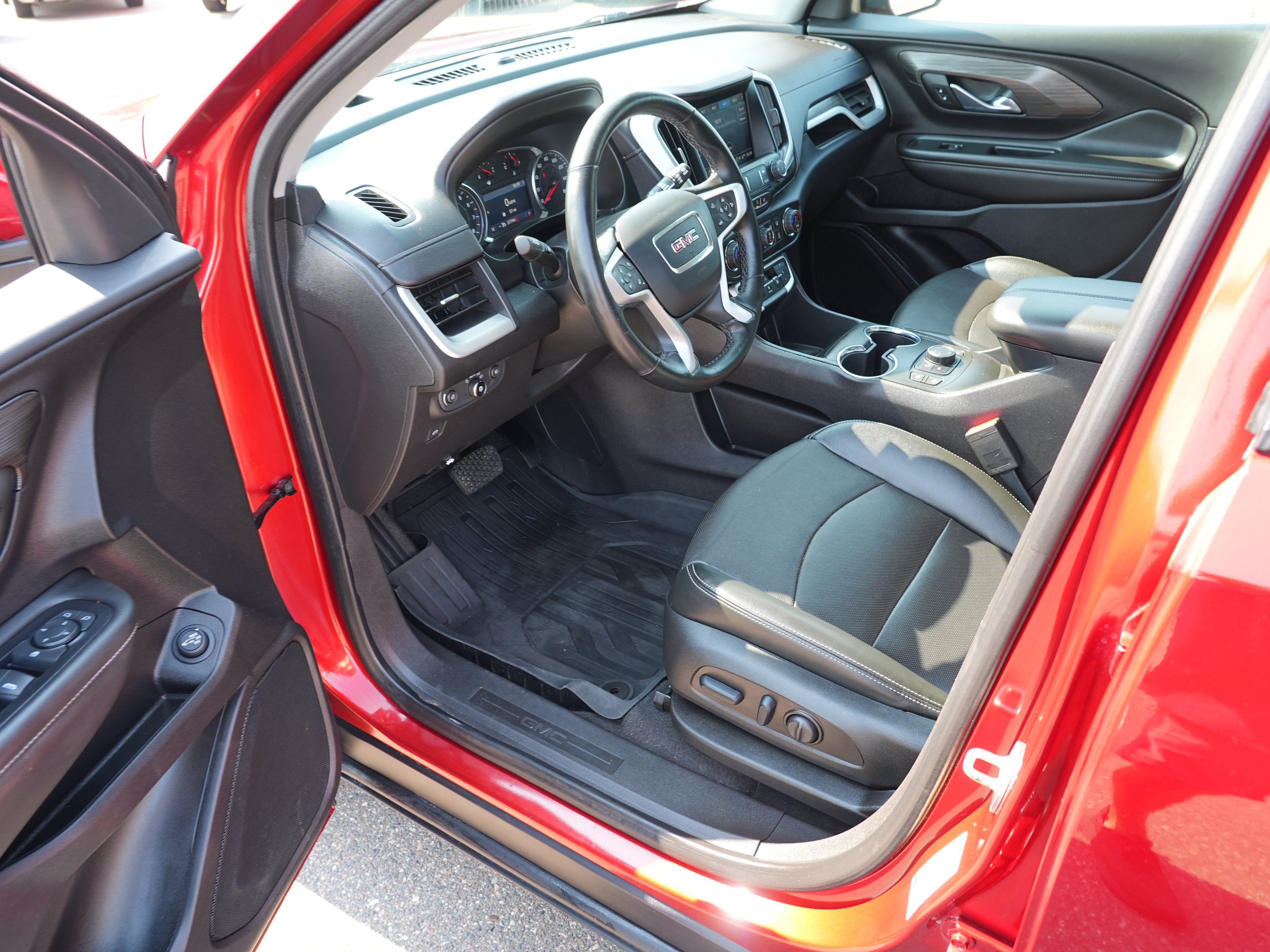 Used 2023 GMC Terrain SLT AWD/4WD image 13