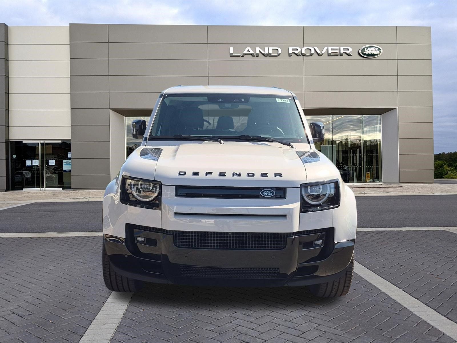 New 2026 Land Rover Defender 110 X-Dynamic SE AWD/4WD image 2