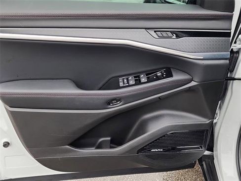 Used 2025 Jeep Wagoneer S Limited image 12