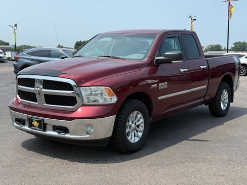 Used 2017 RAM 1500 Classic SLT w/ Luxury Group AWD/4WD image 4