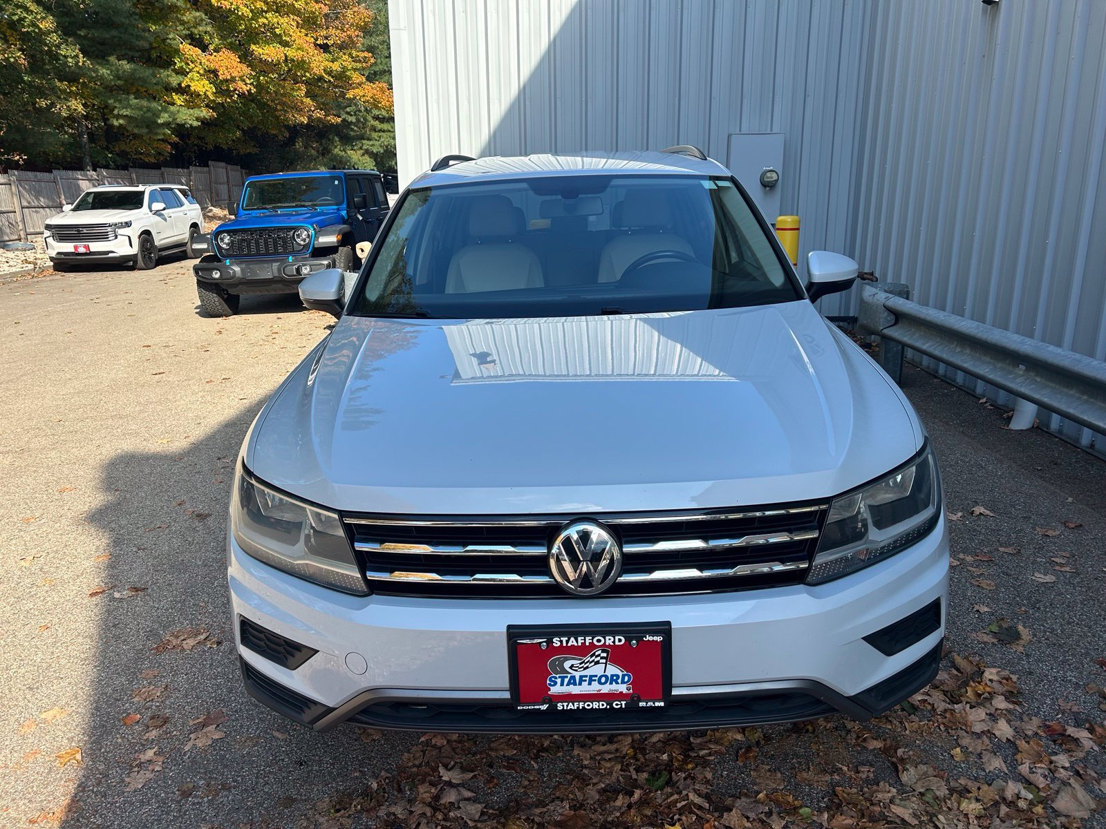 Used 2018 Volkswagen Tiguan SE AWD/4WD image 2