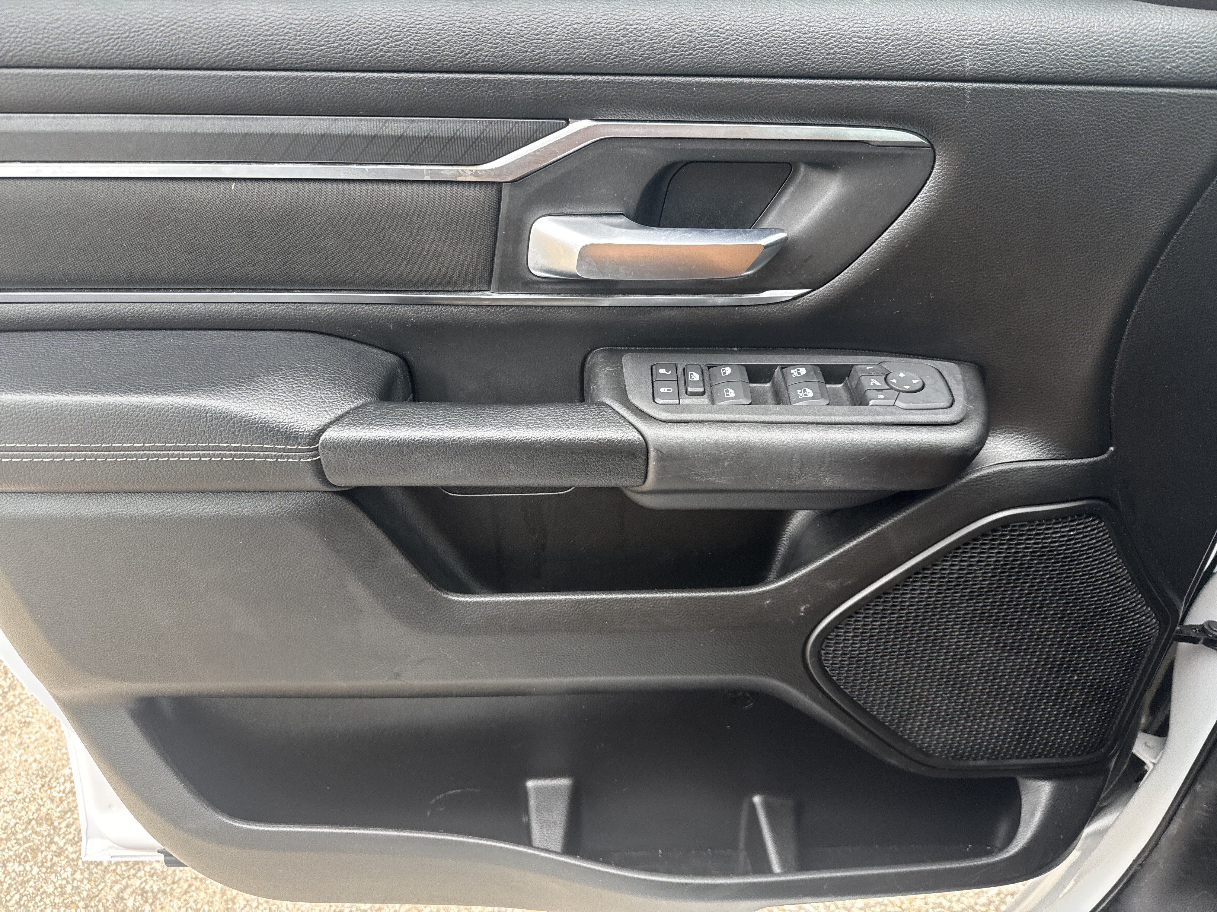 Used 2025 RAM 1500 Big Horn AWD/4WD image 9
