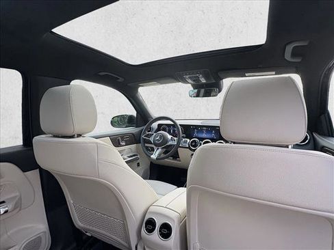 New 2025 Mercedes-Benz GLB 250 image 19