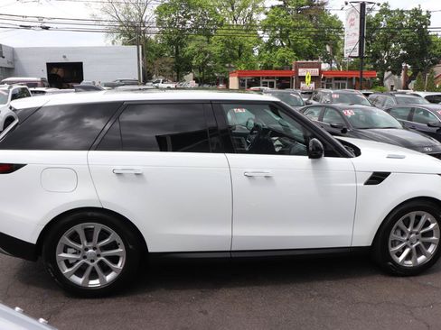 Used 2025 Land Rover Range Rover Sport SE AWD/4WD image 6