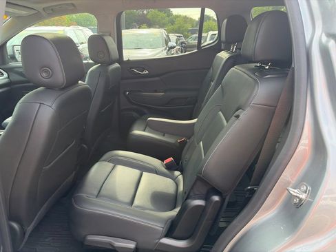 Used 2023 GMC Acadia SLT w/ Preferred Package AWD/4WD image 18
