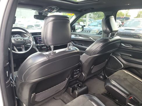 Used 2021 Jeep Grand Cherokee L Laredo AWD/4WD image 13