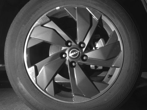 Used 2025 Nissan Rogue SV FWD image 13