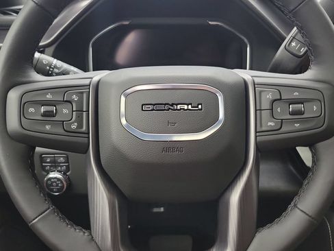Used 2025 GMC Sierra 3500 Denali Ultimate AWD/4WD image 17