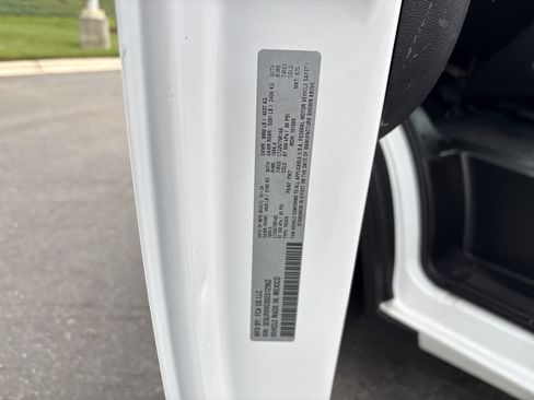 Used 2025 RAM ProMaster 2500 w/ Convenience Group FWD image 34