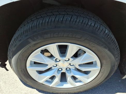 Used 2022 Chevrolet Silverado 1500 Custom RWD image 5