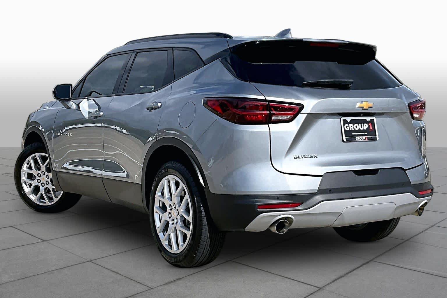Used 2025 Chevrolet Blazer LT w/ Convenience Package FWD image 12
