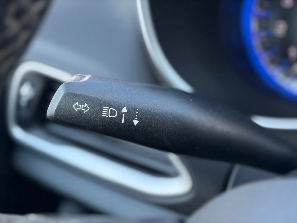Certified 2025 Chrysler Pacifica Select FWD image 28