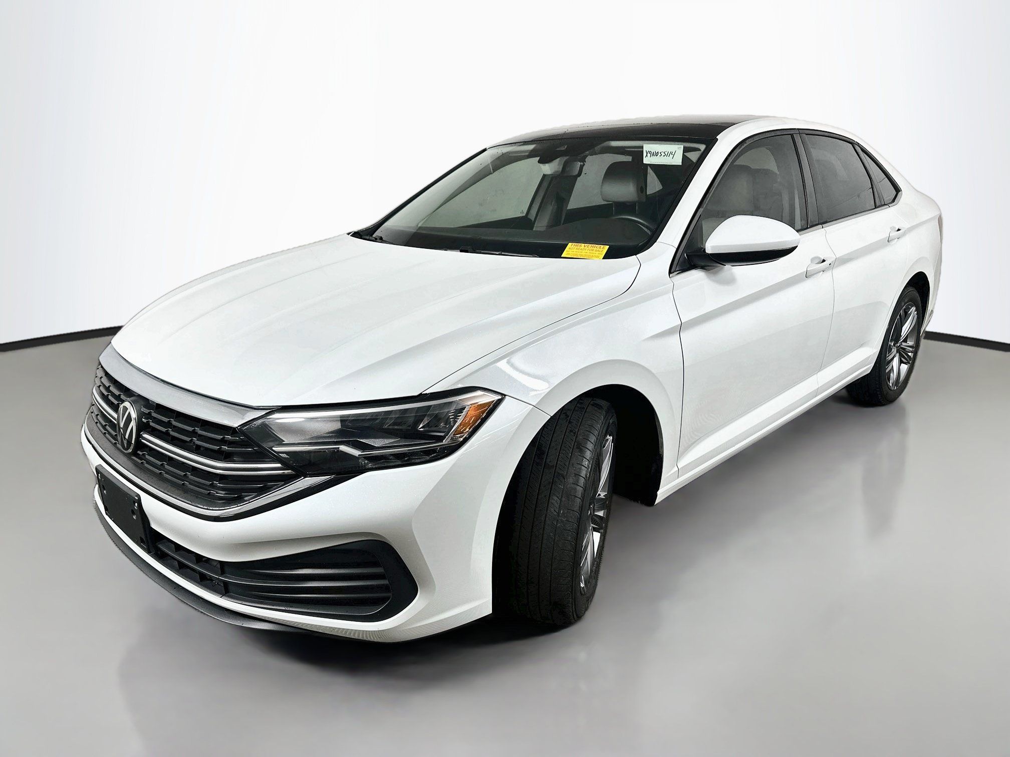 Used 2023 Volkswagen Jetta SE w/ Panoramic Sunroof Package FWD image 3