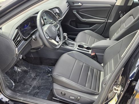 Used 2023 Volkswagen Jetta SE FWD image 11
