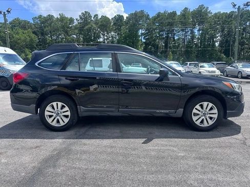 Used 2017 Subaru Outback 2.5i AWD/4WD image 8