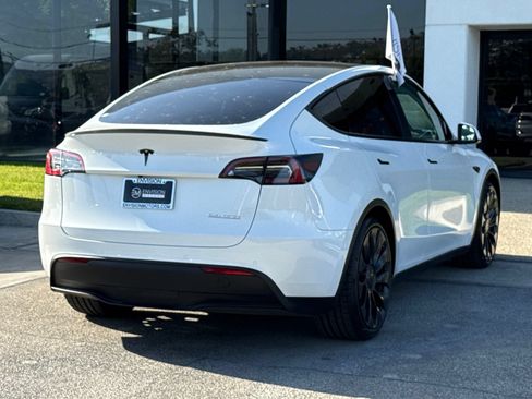 Used 2022 Tesla Model Y Performance AWD/4WD image 15