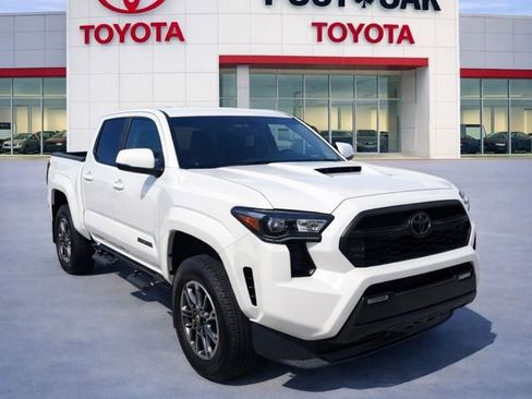 Used 2024 Toyota Tacoma TRD Sport image 1