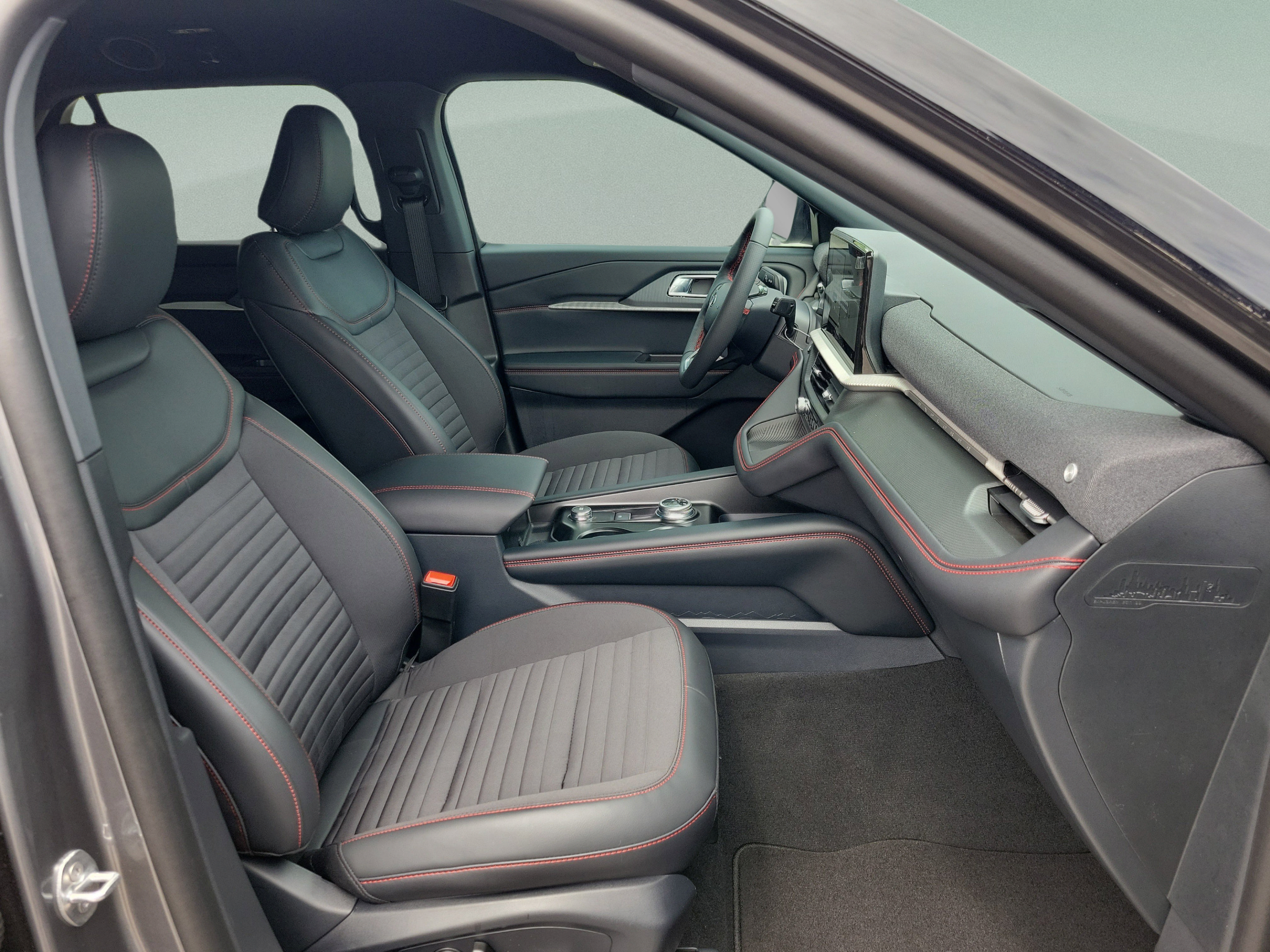 New 2026 Ford Explorer ST-Line w/ ST-Line Street Pack RWD image 32