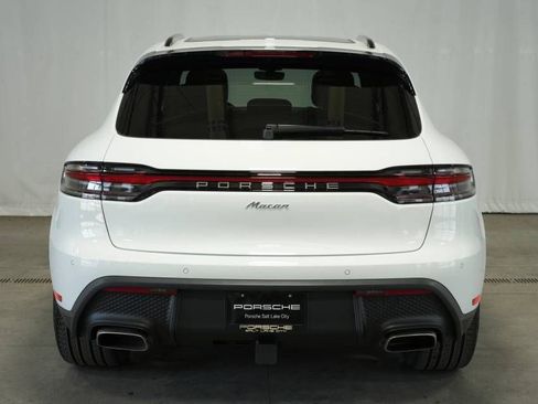 Certified 2025 Porsche Macan AWD/4WD image 12