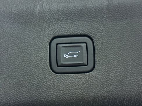 Used 2018 Buick Enclave Premium image 31