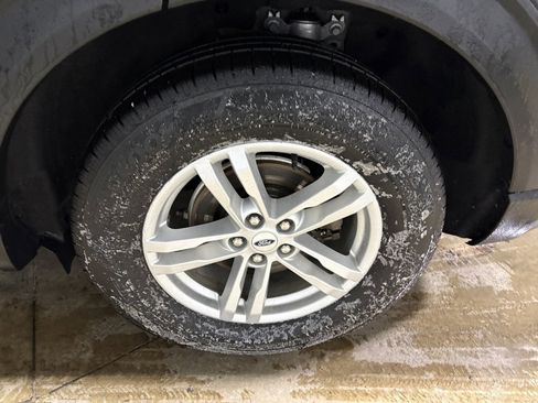 Used 2023 Ford Explorer XLT w/ Equipment Group 202A image 28