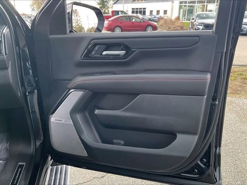 Used 2025 GMC Yukon AT4 Ultimate w/ LPO, Floor Liner Package AWD/4WD image 22