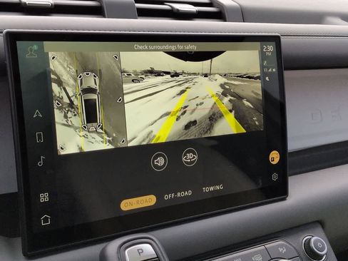 Used 2024 Land Rover Defender 130 S image 32