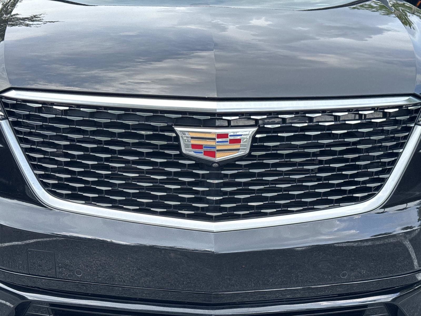 Certified 2024 Cadillac XT6 Premium Luxury w/ Technology Package FWD image 8